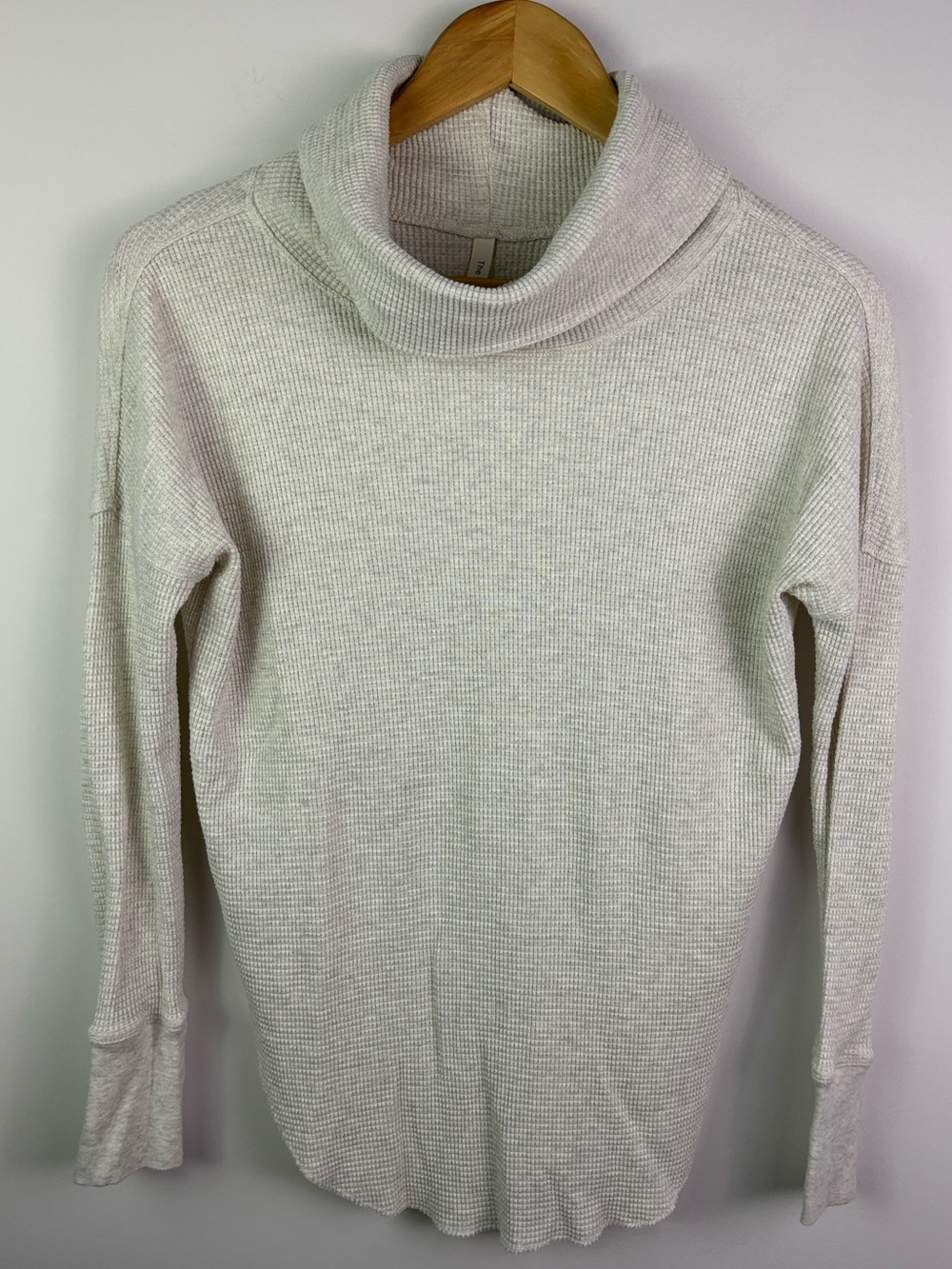 Aritzia Cozy Cream Turtleneck Waffle Knit Sweater size XXS